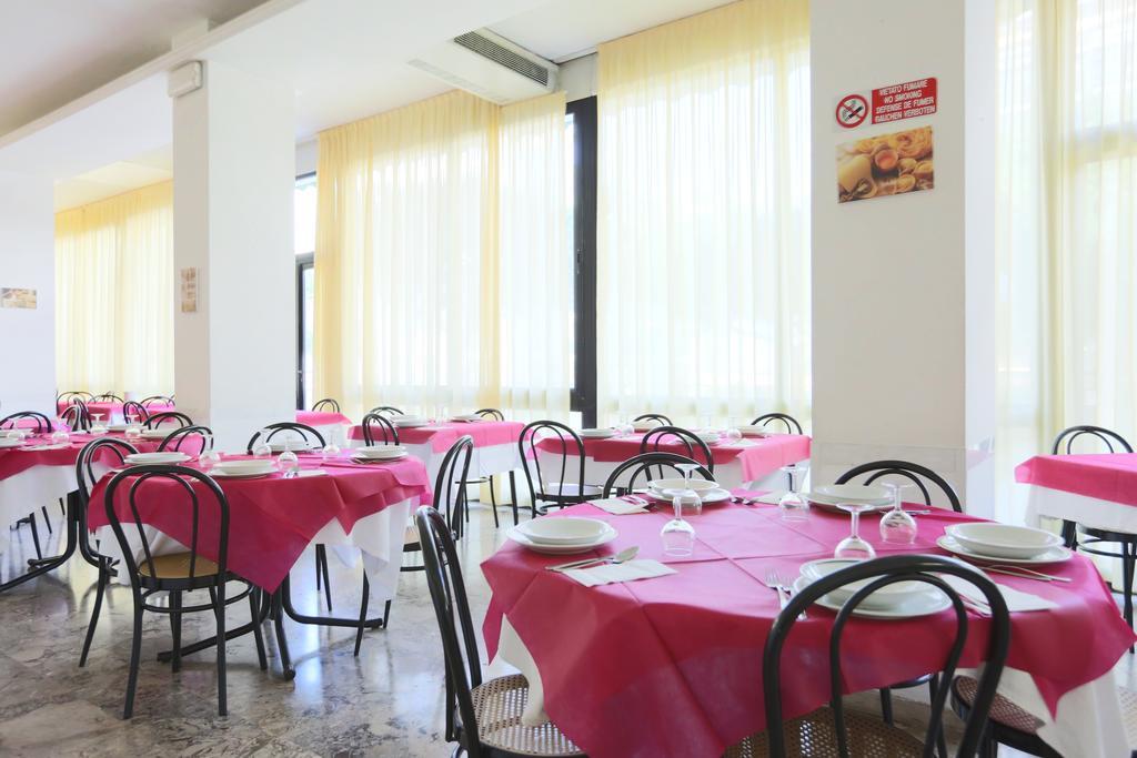 Hotel Europa Rimini Luaran gambar